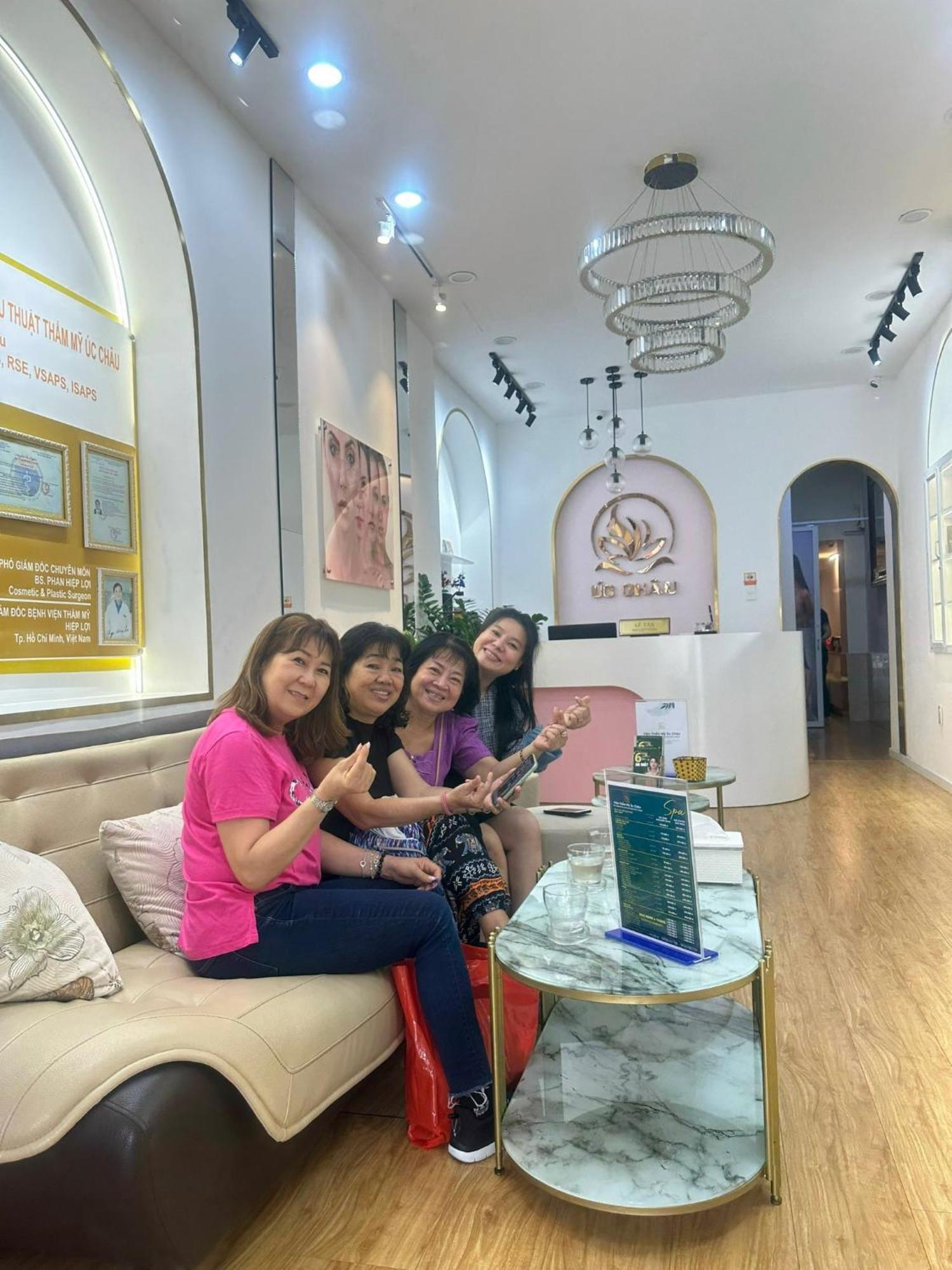 Golden Uc Chau House & Spa ホーチミン市 エクステリア 写真